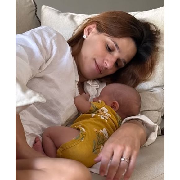 A ginasta olímpica brasileira Jade Barbosa, 34, deu à luz sua primeira filha, Eva, fruto do casamento com o músico Leandro Fontanesi, em 18 de novembro de 2025