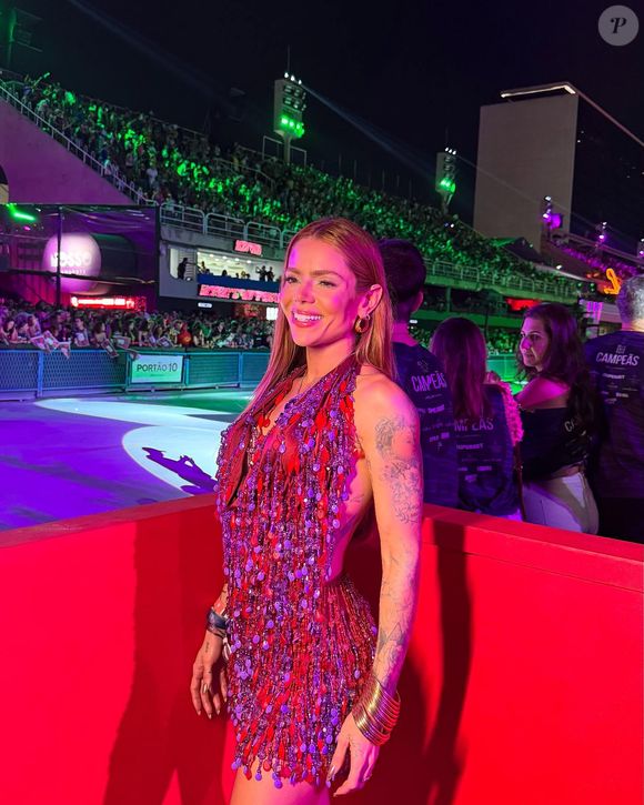 Novo corpo de Thaís Vasconcellos foi mostrado no Carnaval 2025 como musa do Salgueiro