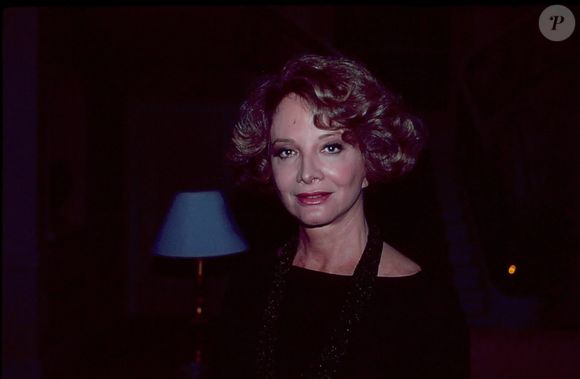 Laurinha Figueiroa (Gloria Menezes) se mata na reta final de 'Rainha da Sucata'