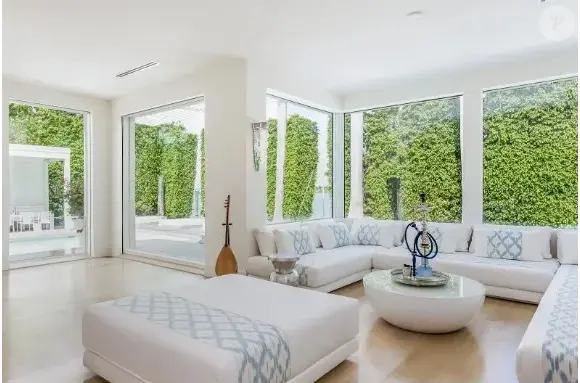 Mansão de Shakira em Miami conta com mais de 1,1 mil m², seis quartos e oito banheiros