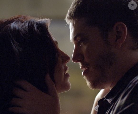 Anita (Letícia Persiles) pede Afonso (Caio Paduan) em casamento, e os dois oficializam a união, em uma cerimônia que reúne vários personagens. Assim, Berenice (Elisa Brites) resolve seguir sua vida.