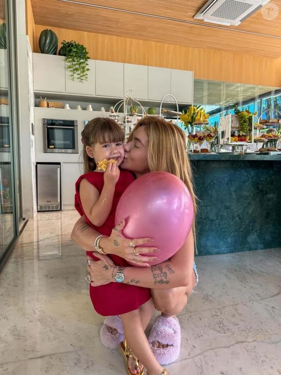 Nos últimos dias, um rumor de que Pedro Rezende seria pai de Maria Alice, primogênita de Virgínia e Zé Felipe, causou na web