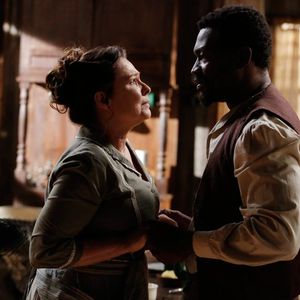 Gema (Louise Cardoso) e Raul (Val Perré): par romântico na novela 'Além do Tempo'