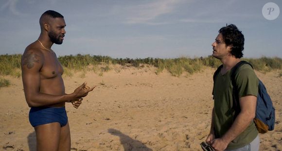 Maurice, um enfermeiro gentil interpretado por James Bland, que ajuda Lourenço, interpretado por Pigossi, a repensar seus rumos e a reconstruir a própria vida