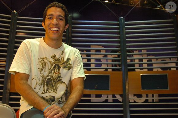 Jean Wyllys venceu o 'Big Brother Brasil 5' e ganhou recado especial de Wagner Moura, antigo amigo da faculdade