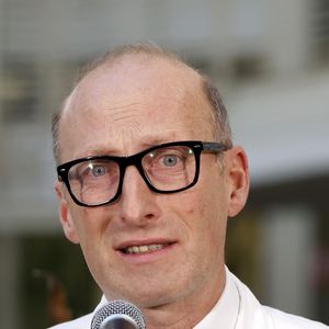 Sergio Alfieri, um dos médicos que acompanham o caso, foi categórico: "O Papa é um paciente frágil".