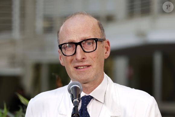 Sergio Alfieri, um dos médicos que acompanham o caso, foi categórico: "O Papa é um paciente frágil".