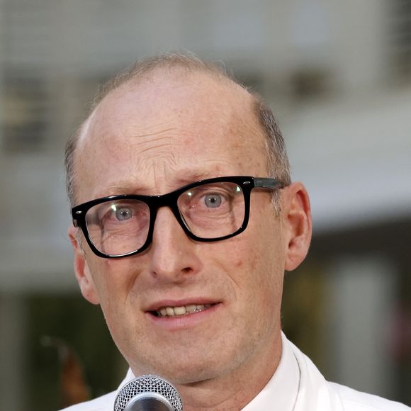 Sergio Alfieri, um dos médicos que acompanham o caso, foi categórico: "O Papa é um paciente frágil".