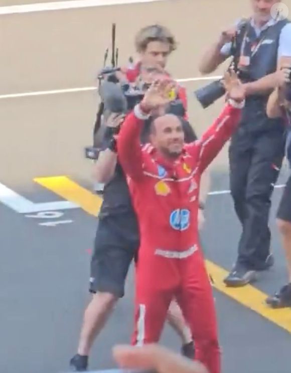 “Olha o tamanho da peça!”: internautas não perdoam e fazem piadas sobre o piloto britânico.