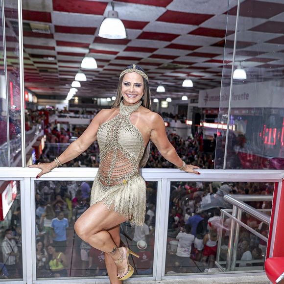 Viviane Araujo é ‘uma das rainhas que está há mais tempo e ela é maravilhosa’, disse Gracyanne Barbosa