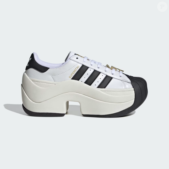 Nem Gazelle, nem Samba: o Adidas Superstar Bold em tom 'merengue suíço' resgata a tendência da plataforma e conquista quem busca mais altura com conforto