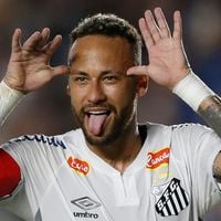 Após polêmicas e burburinho de casamento, Neymar, longe dos gramados há um mês, dá 'alfinetada': 'Felicidade...'