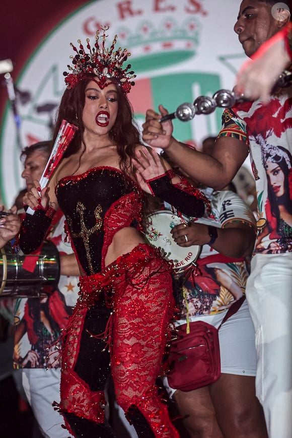 Ludmilla e Anitta são publicamente brigadas há anos