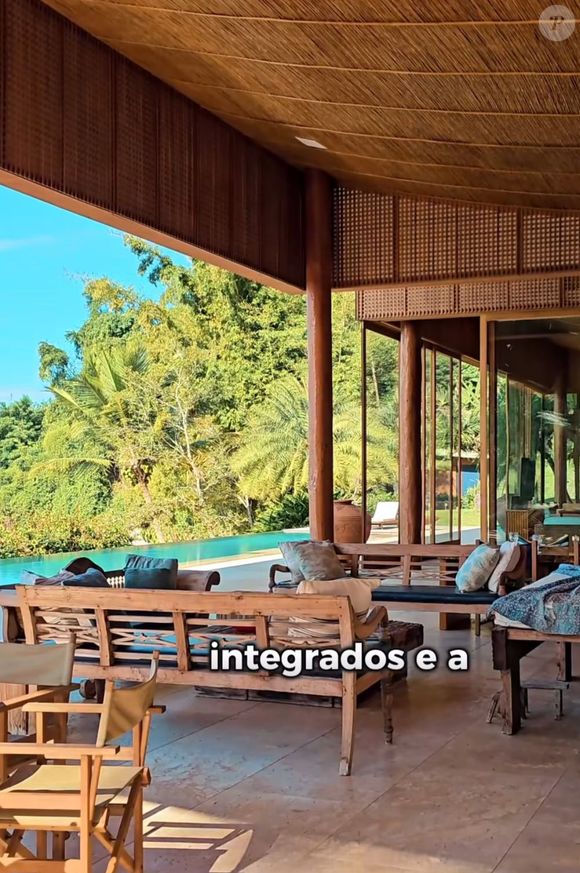 Os ambientes da casa de 'Vale Tudo' são integrados e proporcionam uma experiência incrível para o hóspede, em meio à natureza.