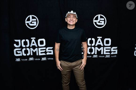 João Gomes é pai novamente! O nascimento da criança, no entanto, rendeu uma polêmica para a carreira do artista