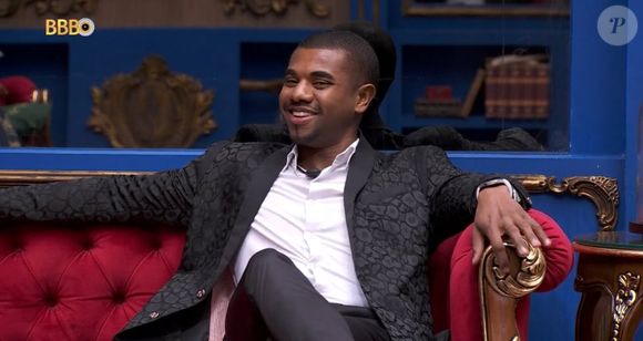 Davi Brito causou no 'BBB 24' e Tadeu Schmidt parece sentir falta do ex-brother