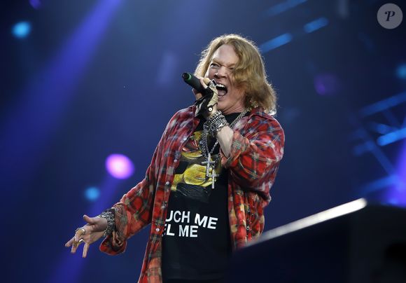 Mesmo mais maduro, Axl Rose manteve a pose de rockstar e o fôlego único de uma estrela do Guns N' Roses