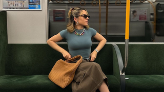 Os novos Adidas Gazelle são da cor azul-marinho e tão confortáveis ​​que podem competir com chinelos