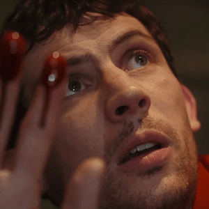 Suspense chega ao streaming com clima sombrio, reviravoltas inesperadas e final que promete gerar debates