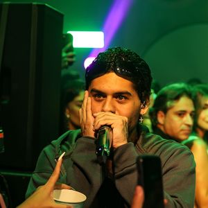 Zé Felipe reúne famosos em show no Jockey Club, no Rio, e presença de sósia de Vinicius Jr. chama atenção do público