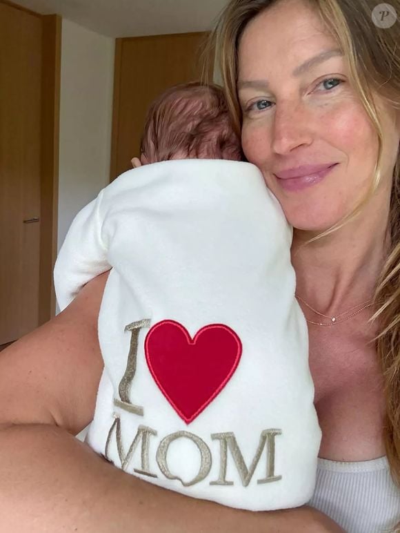 Gisele Bündchen celebrou recentemente a chegada de seu terceiro filho, o primeiro com o namorado Joaquim Valente. O bebê nasceu em fevereiro de 2025