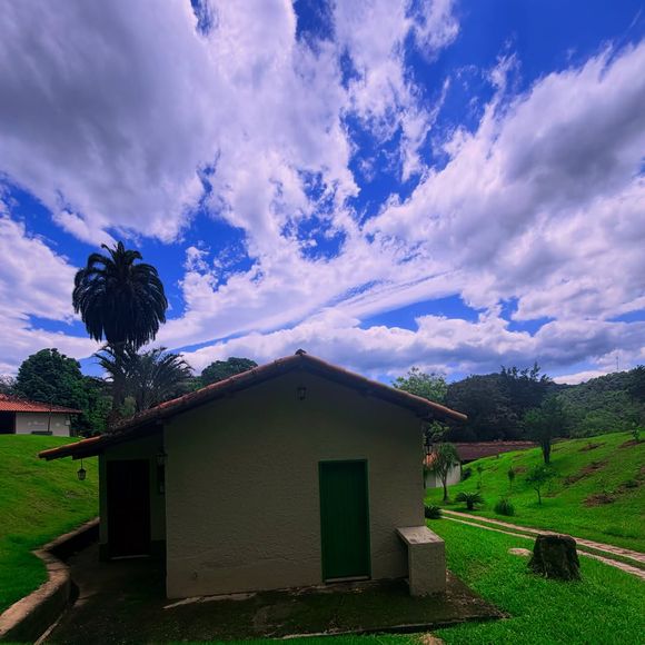 No local, André Marques conta com algumas casas que vem sendo revitalizadas