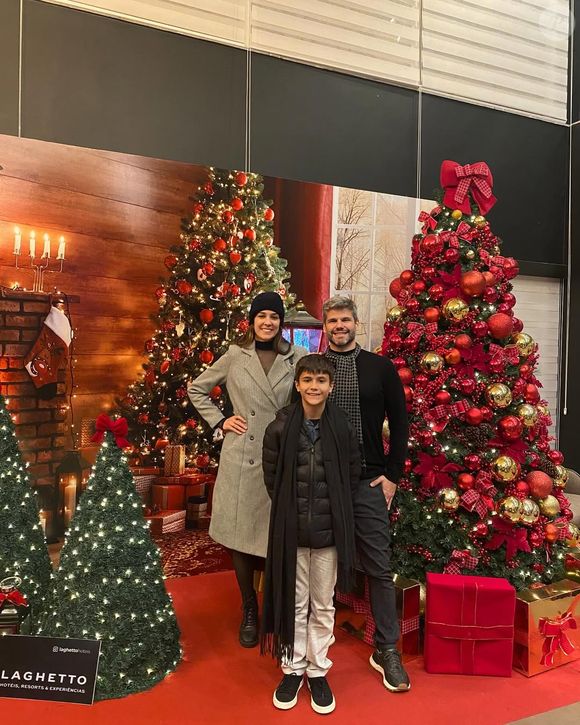 Renata Silveira, grávida pela 2ª vez, é narradora da Globo, mãe de Bernardo, e mulher de Leandro Guimarães