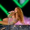 O guia completo de como ficar cheirosa no show da Shakira: escolha seu hit favorito da loba e te indicamos o perfume ideal