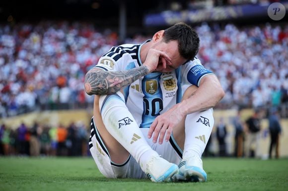 Lionel Messi chorou após marcar na estreia da Argentina na Copa do Mundo de 2026 e afirmou que a emoção estava relacionada à família