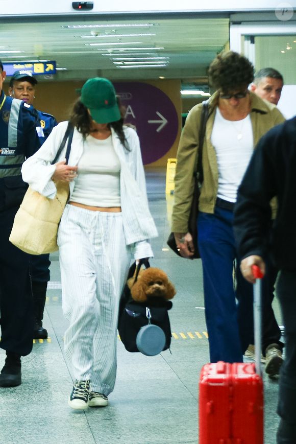 Bruna Marquezine e Shawn Mendes estão juntos desde o segundo semestre de 2025