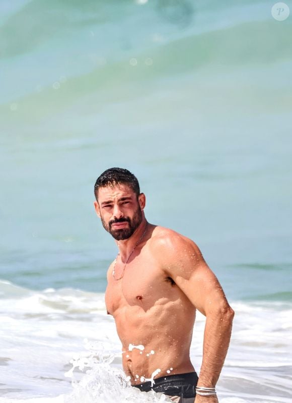 Focado em manter sua imagem impecável em 'Vale Tudo', Cauã Reymond revelou uma dieta especial que tem feito para a novela