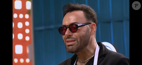 Após polêmica envolvendo comentário exibido no reality da Band, Reinaldo alegou que explicava a origem da culinária cajun e disse que a cena não foi mostrada por completo