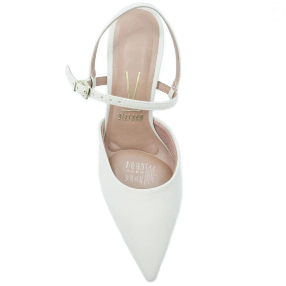 Disponível na Renner por R$ 149,90, o modelo da Vizzano remete ao estilo que marcou a trajetória de Princesa Diana, mostrando como sua influência ainda ecoa no universo da moda feminina