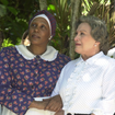 Minha avó de 68 anos é fascinada por limpeza e me deu as 16 melhores dicas para consertar roupas que mancharam por causa de outra peça: agora não preciso mais jogá-las fora
