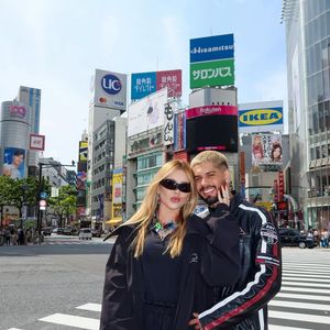 A viagem ao Japão se soma a outras demonstrações públicas de luxo feitas por Virgínia recentemente.