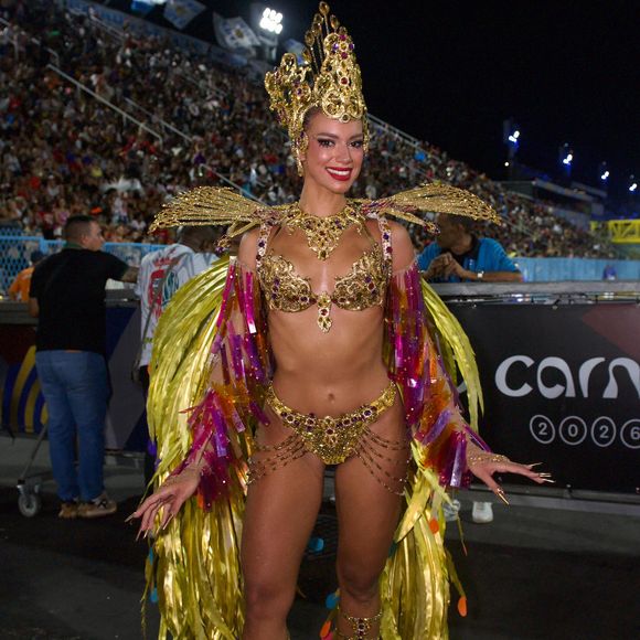 A ex-'BBB' Alane Dias foi musa da Grande Rio por mais um ano