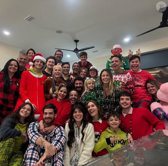 Xuxa, Sasha e Bruna Marquezine com seus pares, Junno Andrade, João Lucas e João Guilherme tiveram Natal juntos