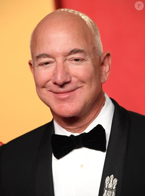 Jeff Bezos prioriza café, leitura e conversas com a esposa pela manhã. Tudo isso sem distrações digitais