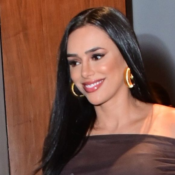 Bruna Biancardi valoriza corpo e barrigão da segunda gravidez em vestido transparente coladinho para evento. Fotos!