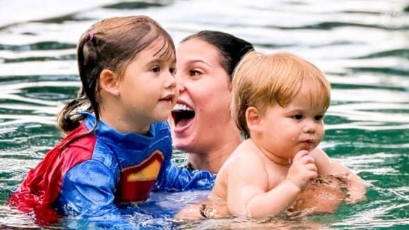 Vivendo um relacionamento com Zé Felipe, que já é pai de Maria Alice, Maria Flor e José Leonardo, frutos do antigo casamento com Virginia Fonseca, Ana Castela afirmou que, apesar da convivência próxima com as crianças, não sente, por enquanto, o desejo de ser mãe.