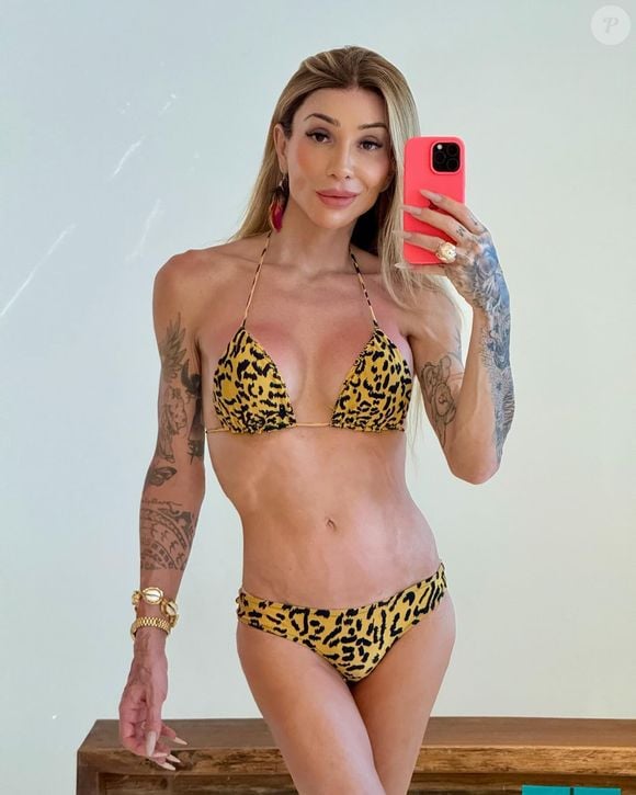 Maya Massafera exibiu a barriga sarada em foto de biquíni animal print