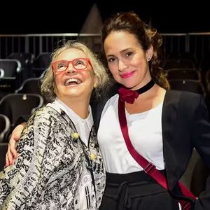 Regina Duarte prefere apoiar estreia da filha no teatro a acompanhar remake de 'Vale Tudo'