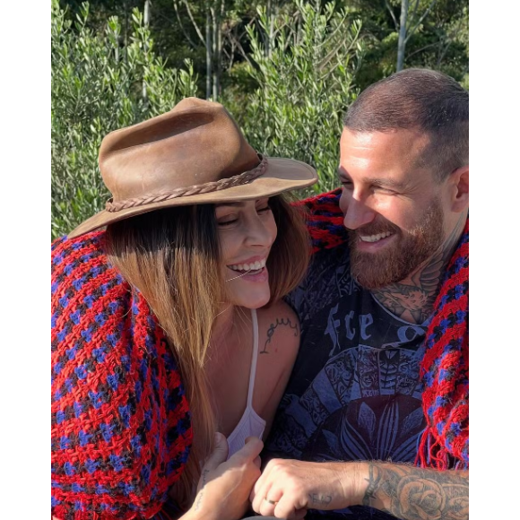 O projeto em meio à natureza foi idealizado pelo arquiteto Fabio Madueno, responsável por um conceito que também atraiu outros famosos, como Deborah Secco, Isabeli Fontana e Di Ferrero, Gabriela Pugliesi e Pedro Scooby.
