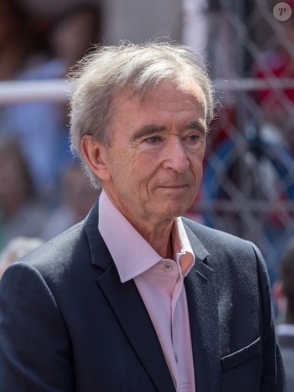 À frente da LVMH, Bernard Arnault expandiu os negócios do grupo para a hotelaria de luxo, incluindo o Cheval Blanc St-Barth, em Saint-Barthélemy