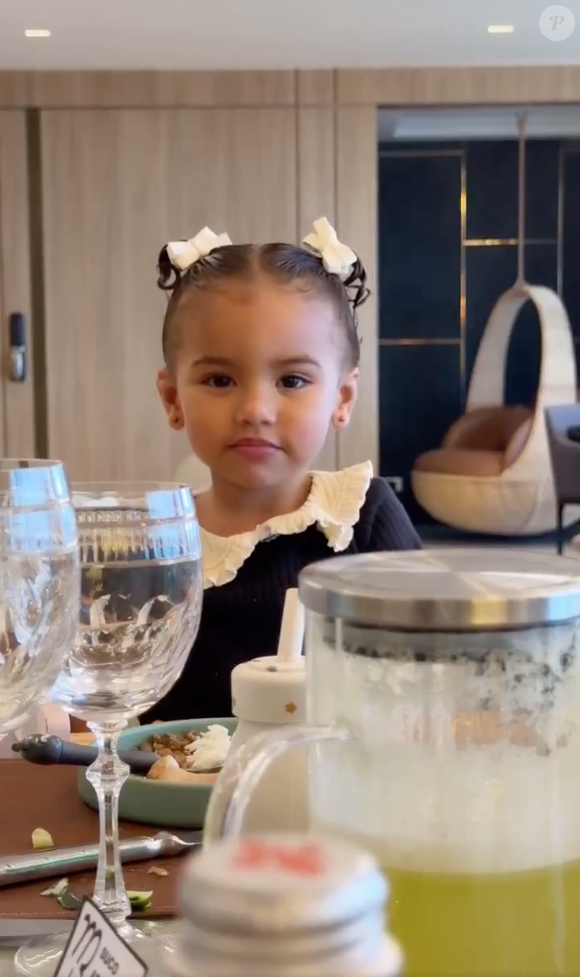 Bruna Biancardi mostrou um diálogo com Mavie onde perguntava o que a filha iria comprar no shopping