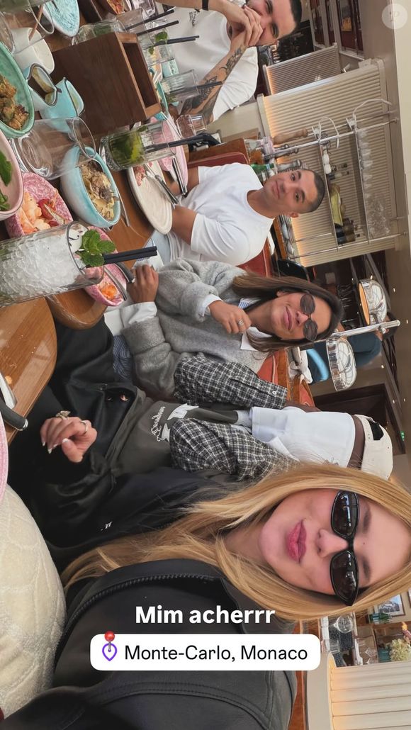 Vinicius Jr. tapou o rosto em foto com Virgínia Fonseca