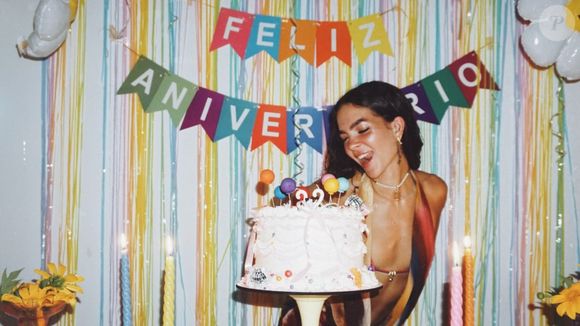 Mel Maia aposta em festa básica para comemorar aniversário de 22 anos e 'tatuagem' ousada com amigas chama atenção. Fotos!