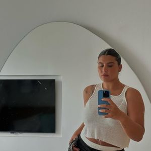 Giulia Costa tem quase 3 milhões de seguidores no Instagram