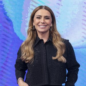 Sobre autocuidado, Giovanna Antonelli reforça prioridade no essencial: 'Faço o básico bem feito… limpo, hidrato… ‘tento’ dormir bem, rsrs…'