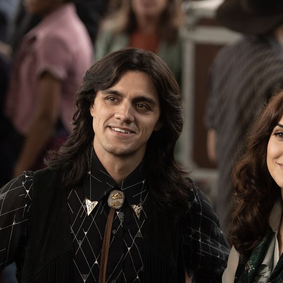 Xororó (Felipe Simas) e Noely (Màrjorie Gêrardi) no filme 'As Aventuras de José & Durval'